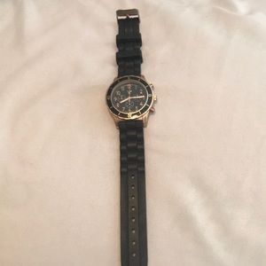 Black and gold watch